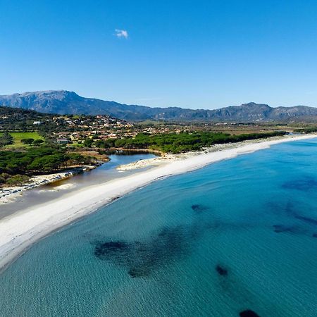 Corona'S Apartment- Fronte Spiaggia Ла-Калетта Экстерьер фото
