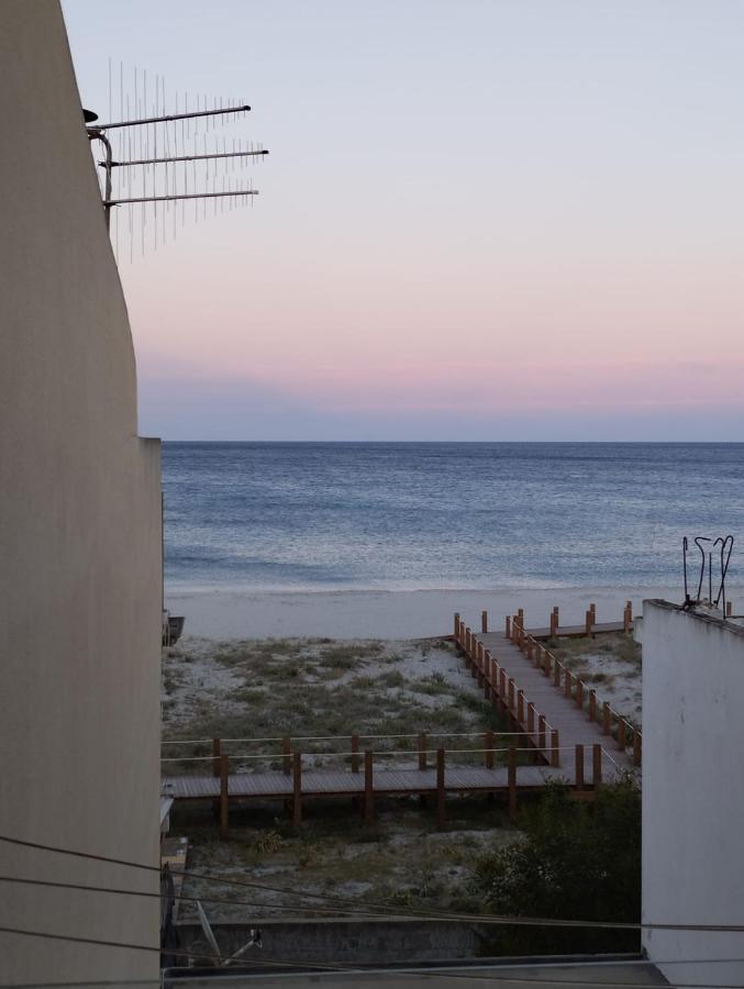 Corona'S Apartment- Fronte Spiaggia Ла-Калетта Экстерьер фото