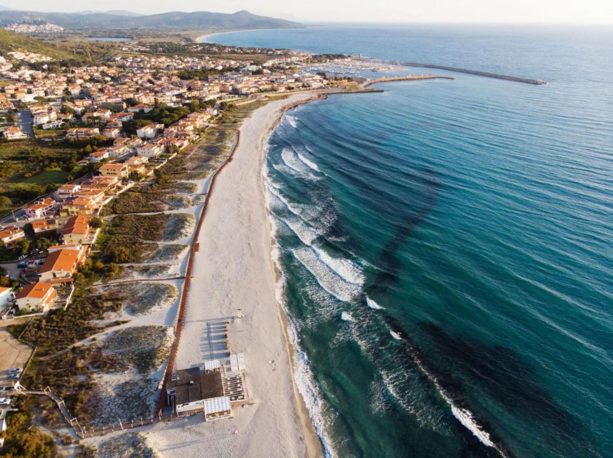 Corona'S Apartment- Fronte Spiaggia Ла-Калетта Экстерьер фото